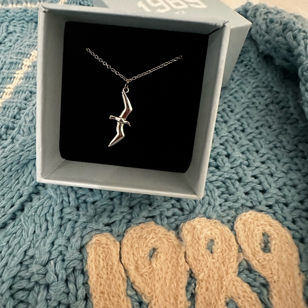 ❌SOLD❌Taylor swift 1989 (TV) Bundle! - Picture 2 of 8